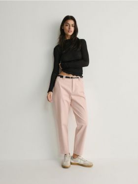 Pantaloni chino cu curea - roz-pastel