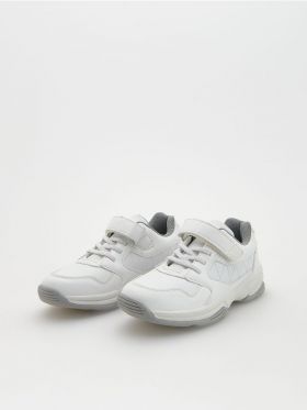 Pantofi sport cu prindere cu scai - alb
