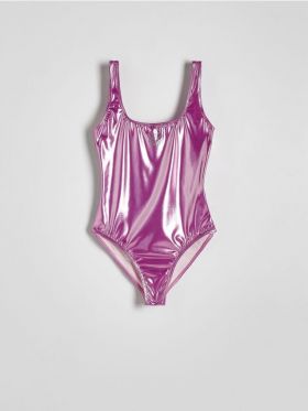 Costum de baie Barbie din material lucios, cu detaliu cu pietre false - roz