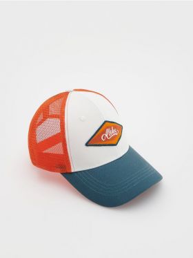 Sapca Trucker cu aplicatie - multicolor