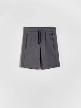 Pantaloni scurti cu buzunare si continut ridicat de bumbac - gri-inchis
