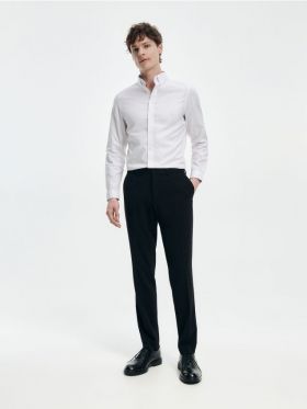 Pantaloni slim - negru