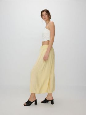 Pantaloni culotte din viscoza - galben-deschis