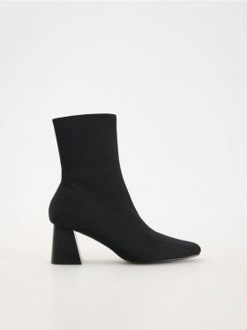 Botine cu toc - negru