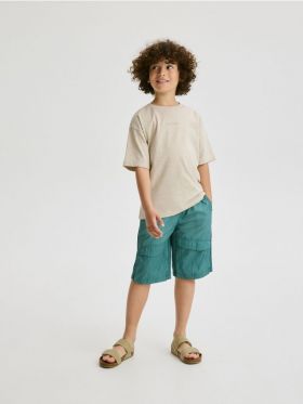 Pantaloni scurti cu buzunare - verde