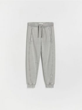 Pantaloni jogger cu efect prespalat - gri-inchis