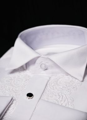 Camasa alba slim-fit, de ceremonie cu butoni, pentru papion ginere/nas - CM280