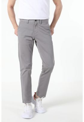 Pantaloni chino regular fit