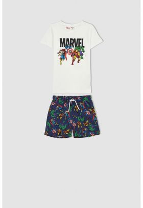 Set de tricou si pantaloni scurti cu imprimeu Marvel