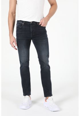 Blugi slim fit cu model cu 5 buzunare