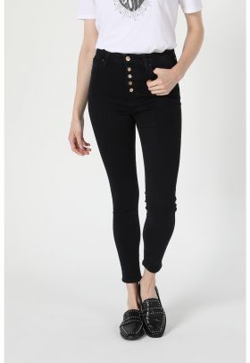 Blugi crop skinny cu nasturi