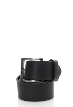 Curea neagra din piele