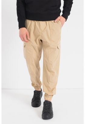 Pantaloni cargo conici