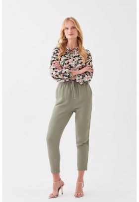 Pantaloni crop cu croiala conica si snur de ajustare