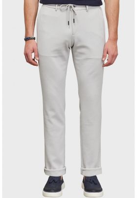 Pantaloni slim fit cu buzunare laterale