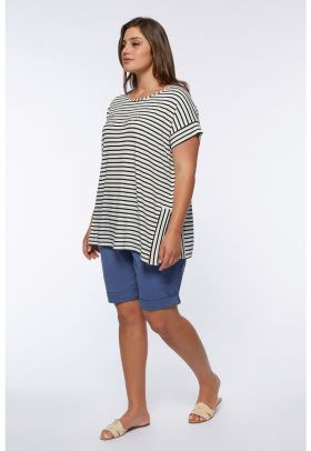 Tricou cu model in dungi si strasuri