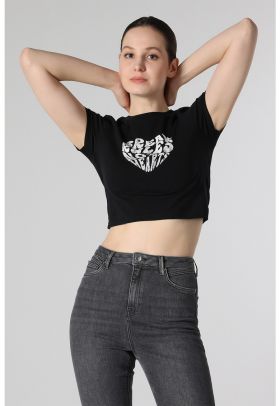 Tricou crop cu imprimeu text