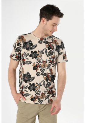 Tricou cu decolteu la baza gatului si model tropical si floral