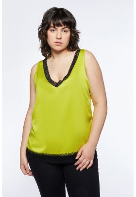 Bluza cu decolteu in V si insertii din dantela