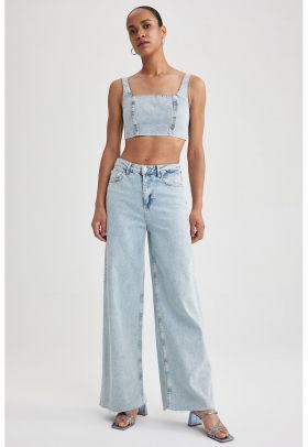 Top crop de denim cu aspect decolorat