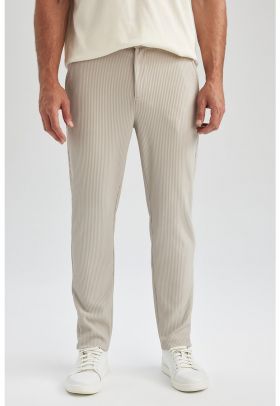 Pantaloni cu aspect striat