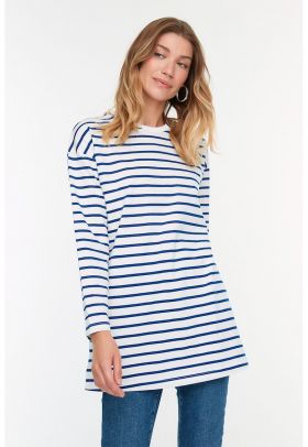Bluza cu model in dungi si maneci cazute
