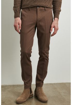 Pantaloni chino slim fit