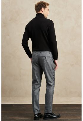 Pantaloni slim fit eleganti cu model in carouri