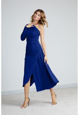 Rochie cu decolteu pe un umar si slit lateral