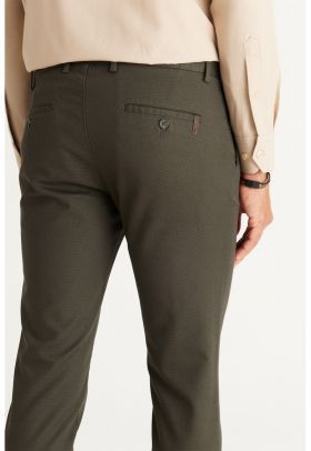 Pantaloni slim fit