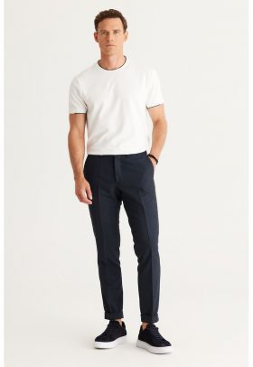 Pantaloni slim fit