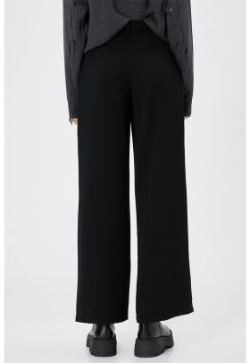 Pantaloni cu croiala ampla