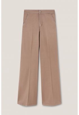 Pantaloni evazati cu talie inalta