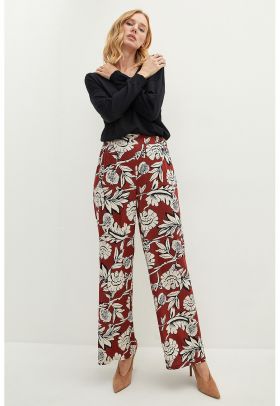 Pantaloni ampli cu talie elastica