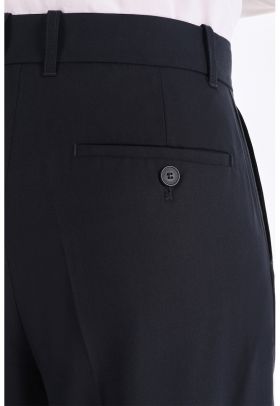 Pantaloni eleganti cu croiala ampla