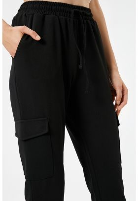 Pantaloni crop conici