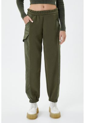 Pantaloni de trening cargo relaxed fit