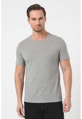 Tricou slim fit cu decolteu la baza gatului