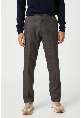 Pantaloni slim fit cu model houndstooth