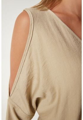 Bluza cu umeri decupati