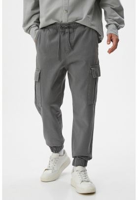 Pantaloni cargo conici