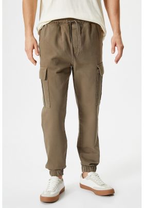 Pantaloni cargo conici