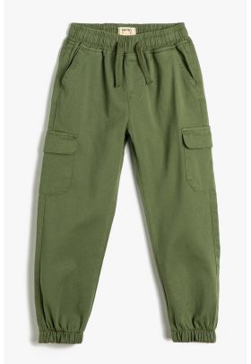 Pantaloni cargo cu snur in talie