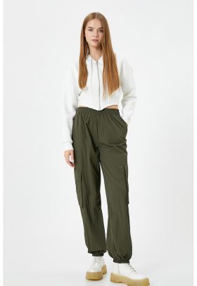 Pantaloni cargo cu talie elastica