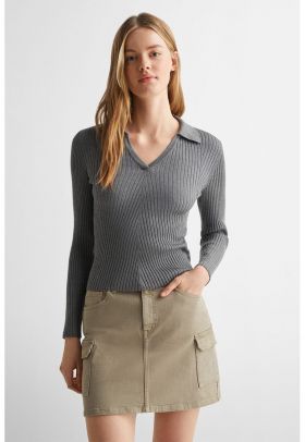 Pulover striat cu guler clasic
