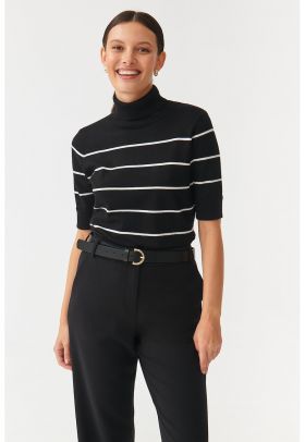 Pulover cu guler inalt - maneci scurte si model in dungi