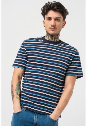 Tricou cu decolteu la baza gatului si model in dungi