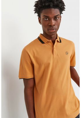 Tricou polo cu fenta cu nasturi