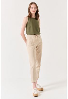 Pantaloni crop cu talie inalta