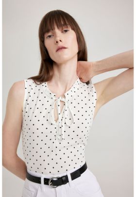 Bluza cu model cu buline - fara maneci